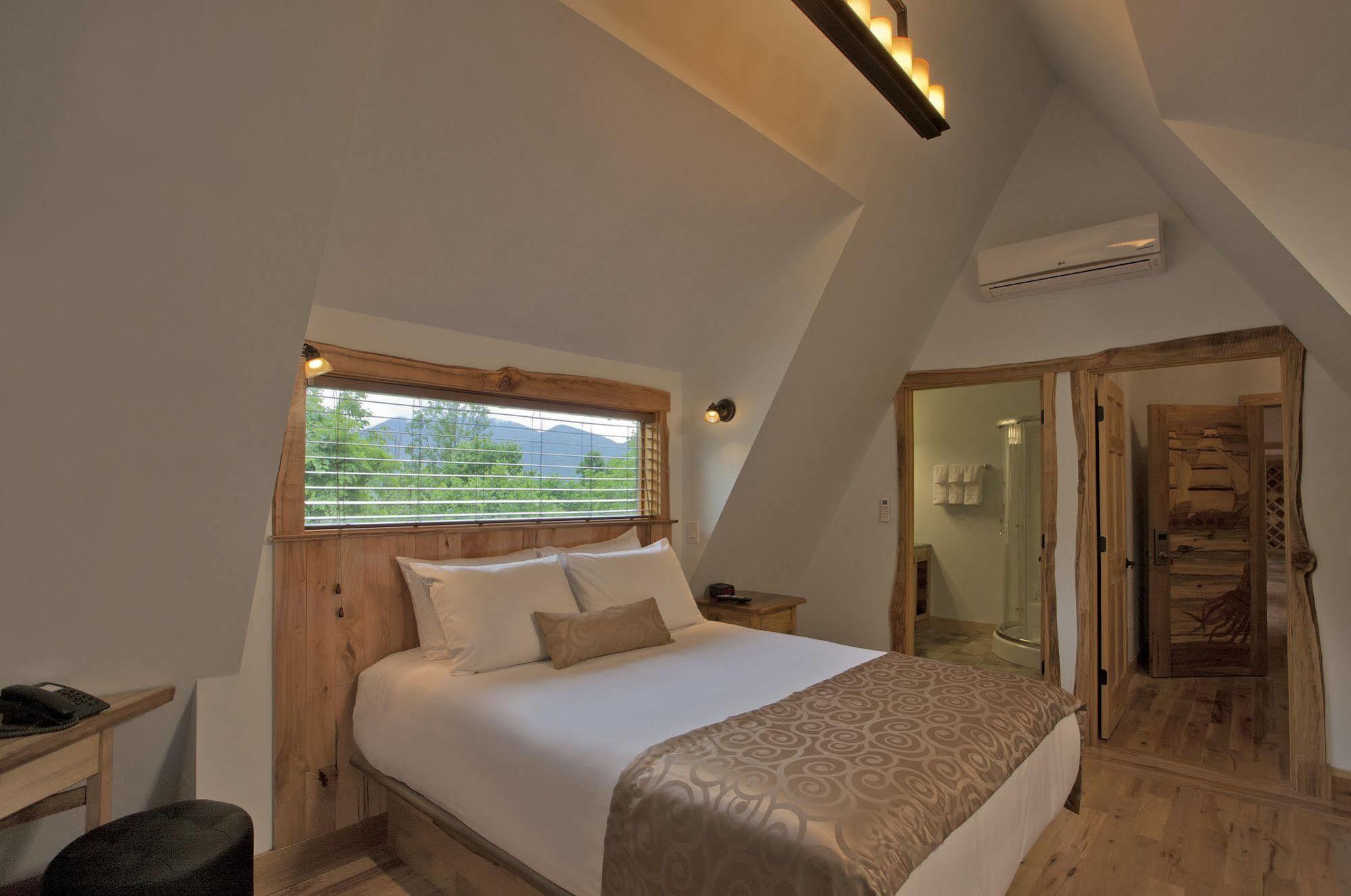 Fenton Inn Nellysford Exteriör bild